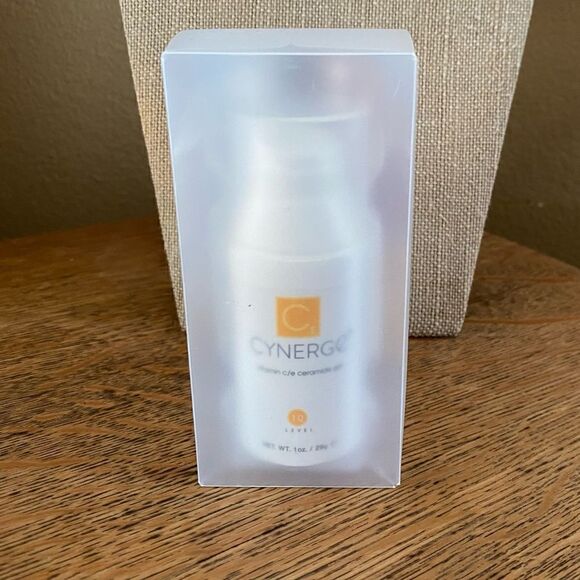 Cynerge Vitamin C Gel Face. New in Box (NIB)! Size 1 oz. - Picture 3 of 6